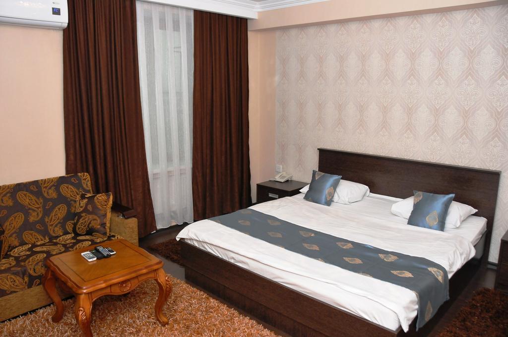 Xudaferin Hotel Baku Exterior photo