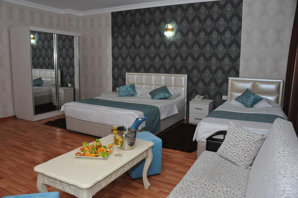 Xudaferin Hotel Baku Exterior photo